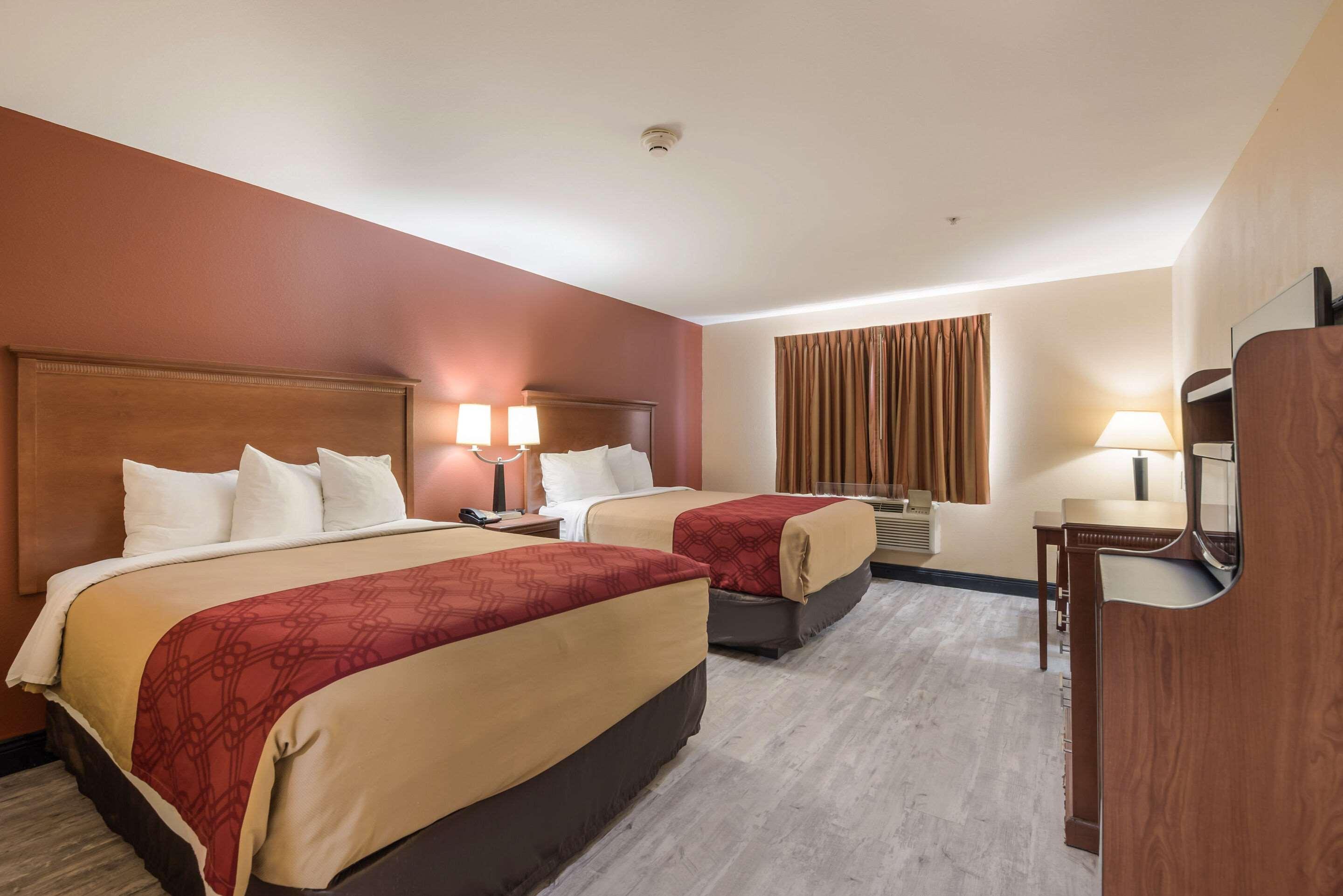 Hotel Econo Inn&suites Sw 2*