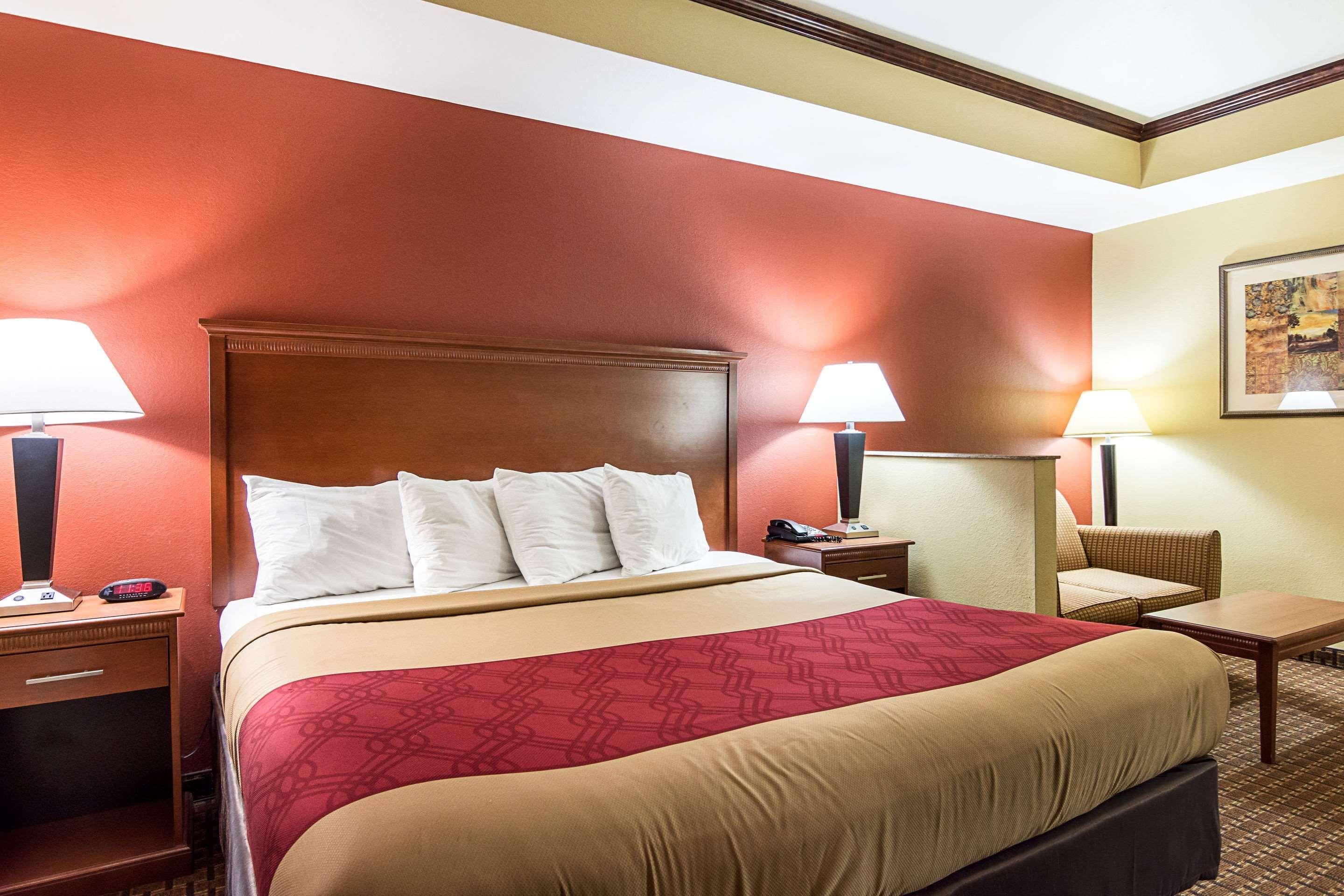 Hotel Econo Inn&suites Sw 2*