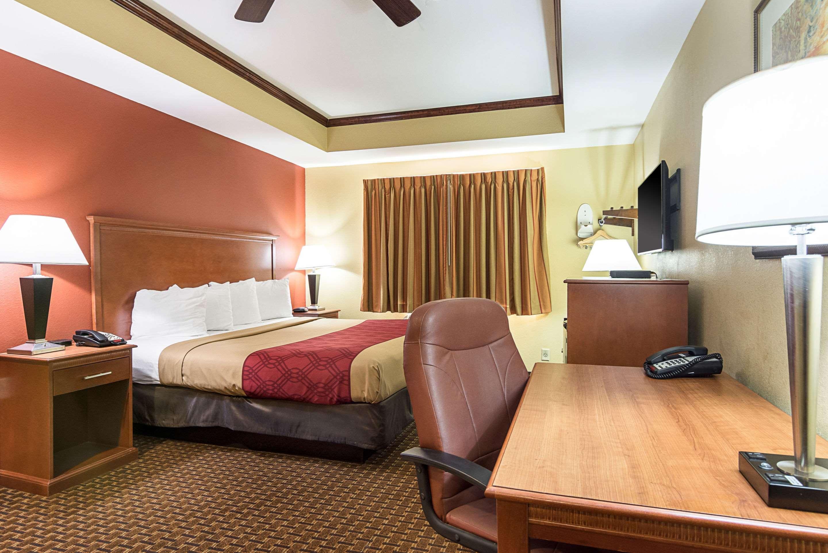 Econo Inn&suites Sw Hotel