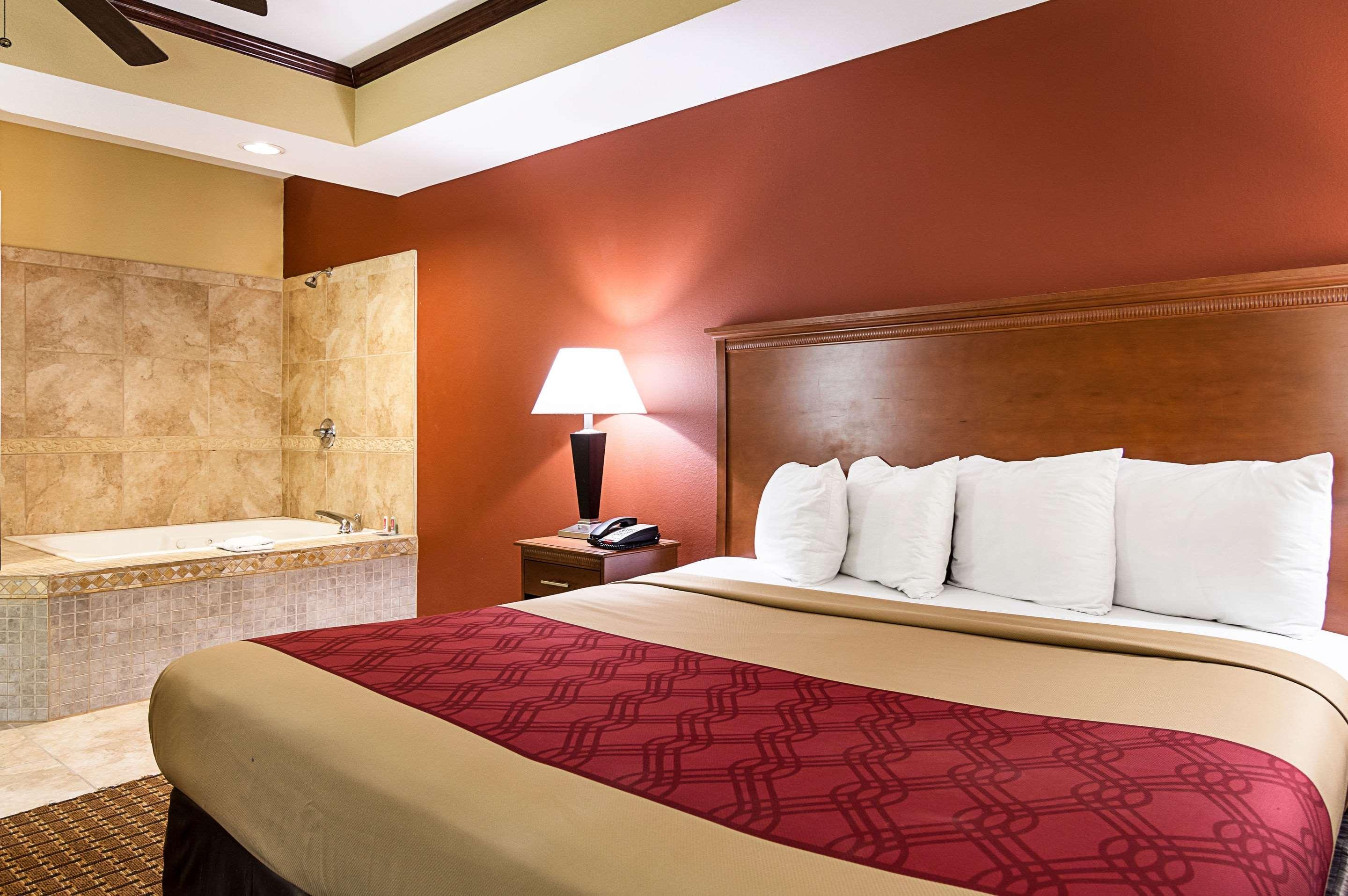 Econo Inn&suites Sw