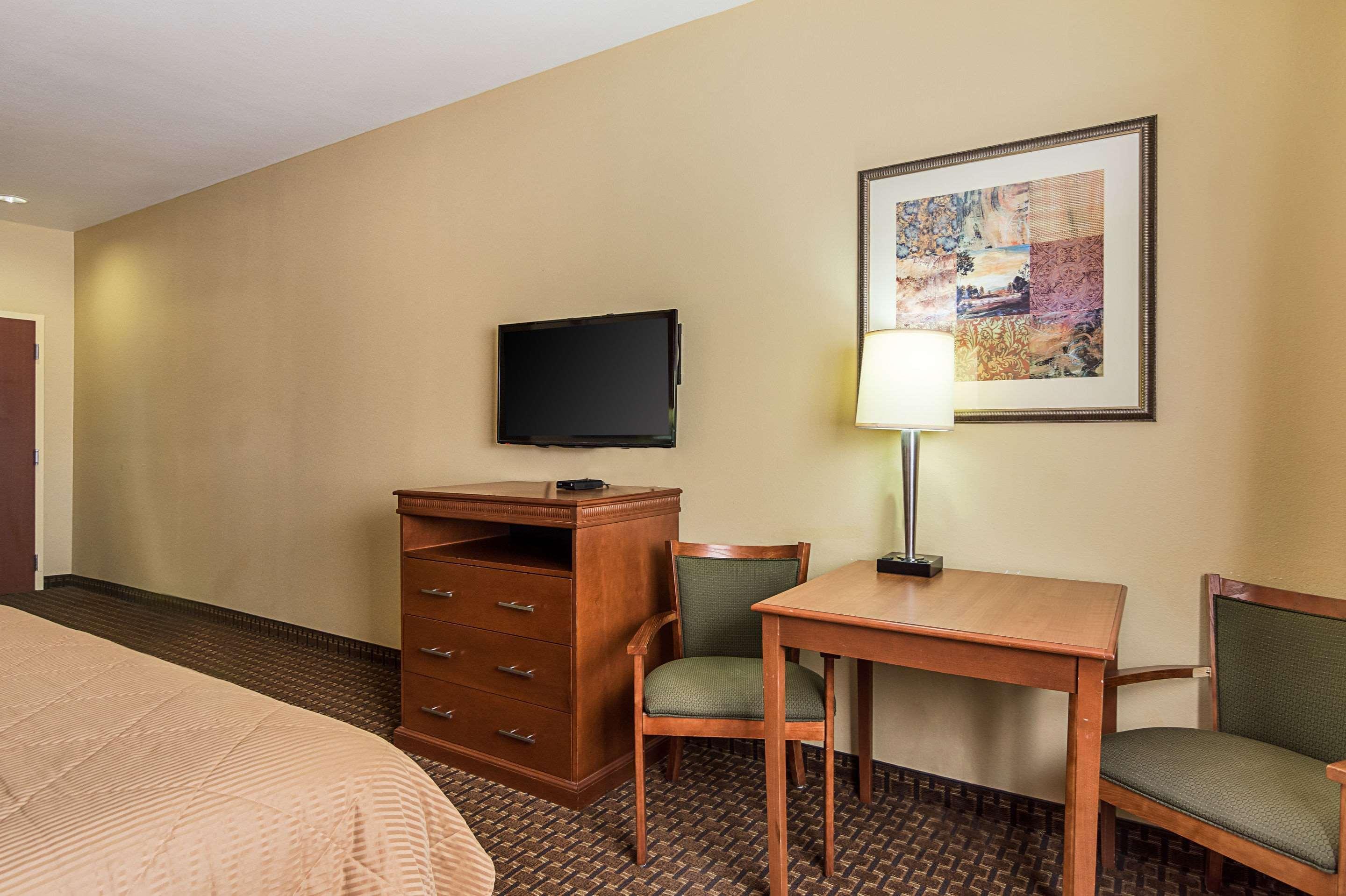 Econo Inn&suites Sw Hotel 2*